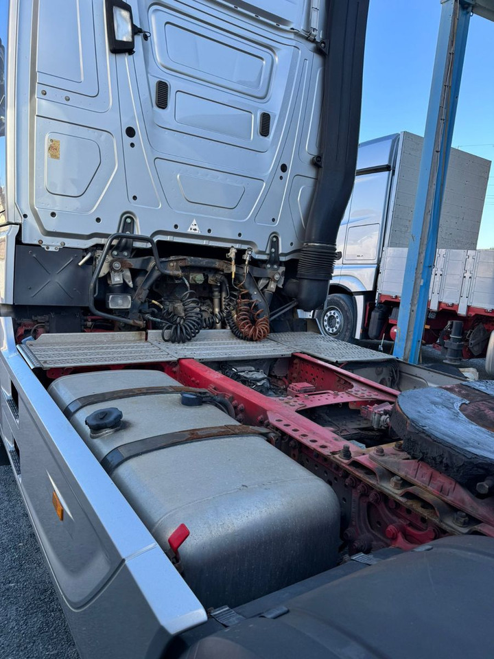 Mercedes-Benz Actros 1851 TÜV NEU TOP ZUSTAND - Tractor: foto 3 Mercedes-Benz Actros 1851 TÜV NEU TOP ZUSTAND - Tractor: foto 3