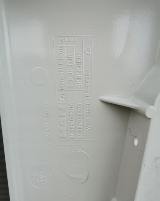 BANAN MASKOWNICA BŁOTNIKA MAN TGX LH RAL 9010 - Para-lama por Camião: foto 3 BANAN MASKOWNICA BŁOTNIKA MAN TGX LH RAL 9010 - Para-lama por Camião: foto 3