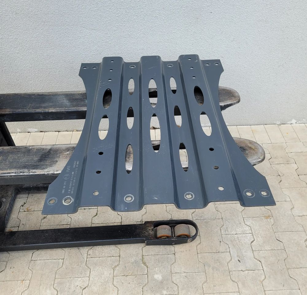 BLACHA SIODLA DAF XG XF NM. 2245141 - Quinta-roda por Camião: foto 1 BLACHA SIODLA DAF XG XF NM. 2245141 - Quinta-roda por Camião: foto 1