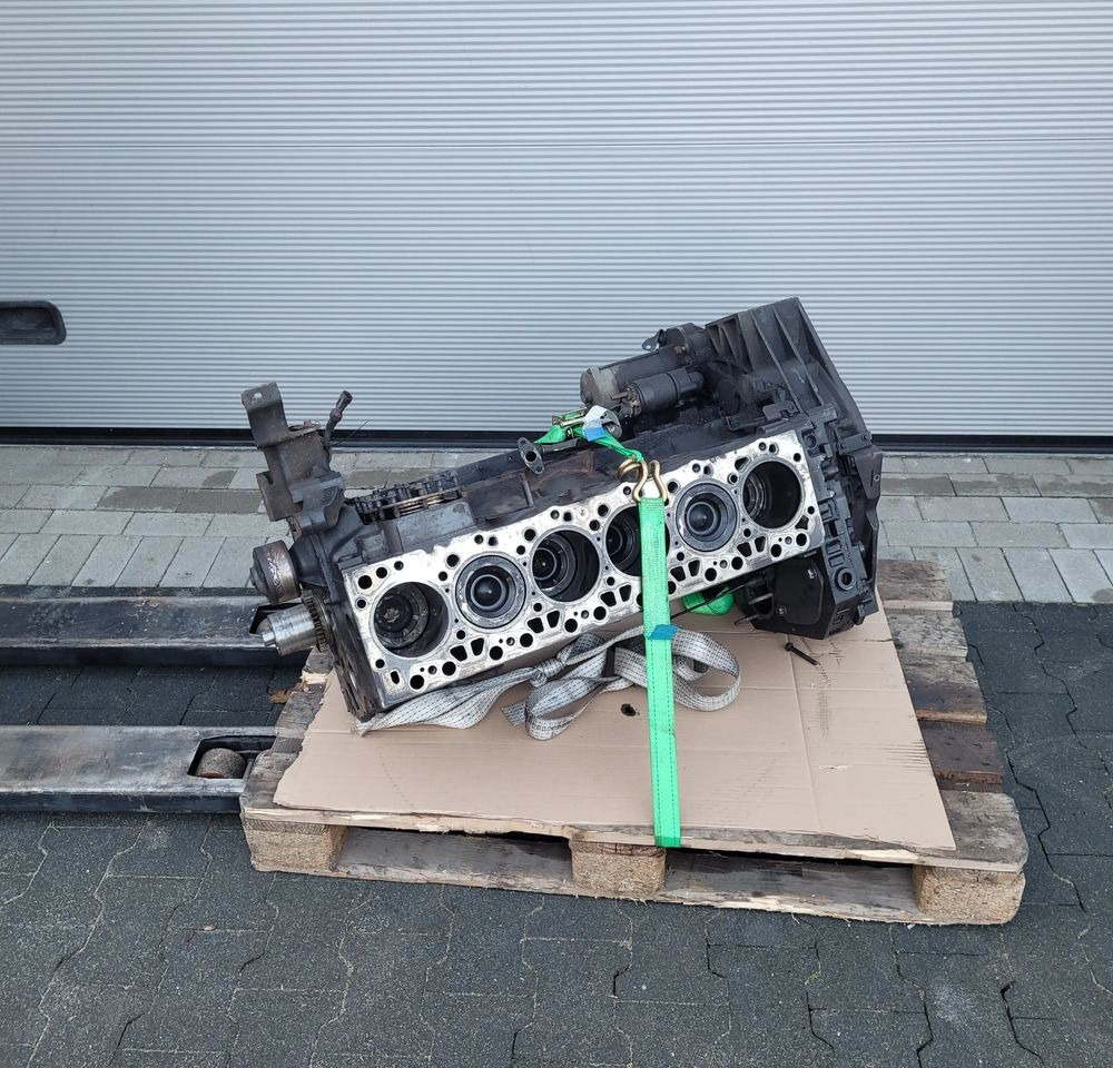 BLOK SILNIKA IVECO EUROCARGO E6 - Motor por Camião: foto 1 BLOK SILNIKA IVECO EUROCARGO E6 - Motor por Camião: foto 1