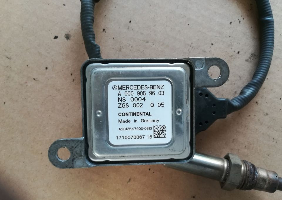 CZUJNIK NOX MERCEDES 0009059603 - Sensor por Camião: foto 1 CZUJNIK NOX MERCEDES 0009059603 - Sensor por Camião: foto 1