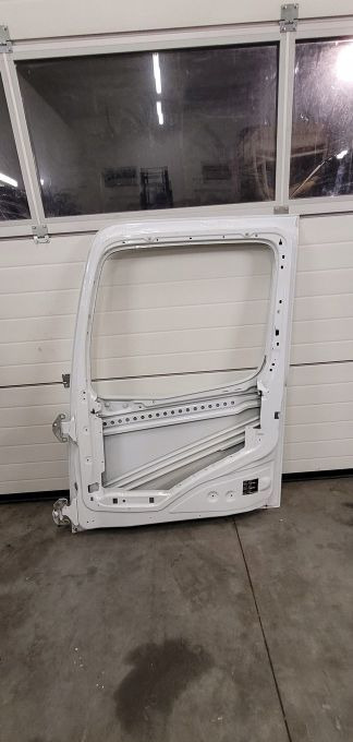 DRZWI MERCEDES ACTROS MP4 PRAWE MALA TAPICERKA - Porta e peças: foto 4 DRZWI MERCEDES ACTROS MP4 PRAWE MALA TAPICERKA - Porta e peças: foto 4