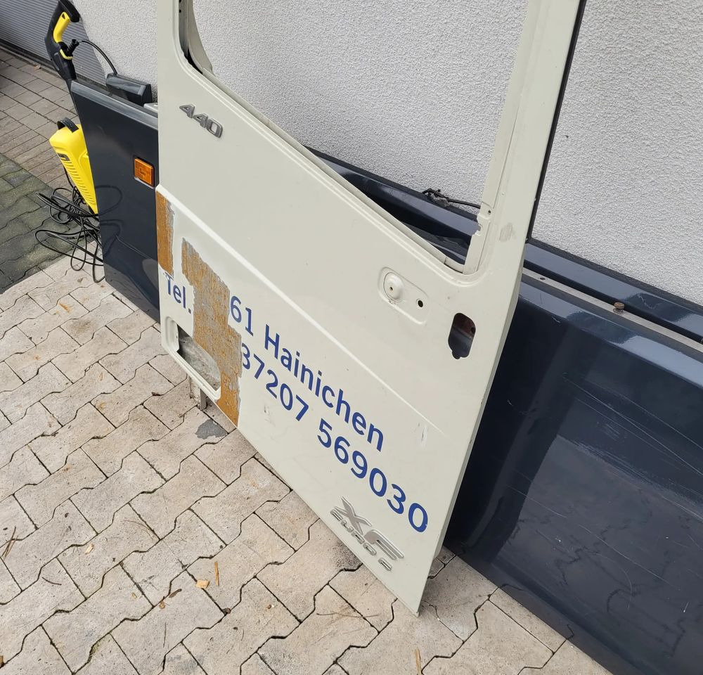DRZWI PRAWE DAF XF 106 - Porta e peças por Camião: foto 2 DRZWI PRAWE DAF XF 106 - Porta e peças por Camião: foto 2