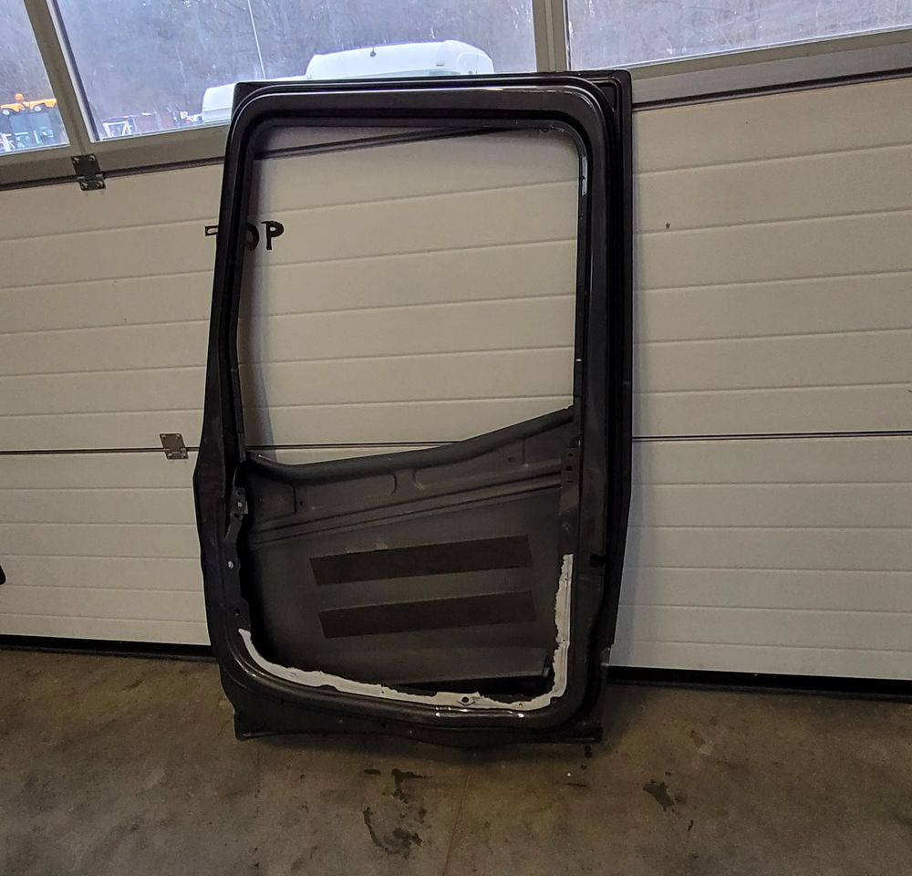 DRZWI RENAULT RANGE T GAMA ORYGINAŁ CHWALIM116 - Porta e peças por Camião: foto 4 DRZWI RENAULT RANGE T GAMA ORYGINAŁ CHWALIM116 - Porta e peças por Camião: foto 4