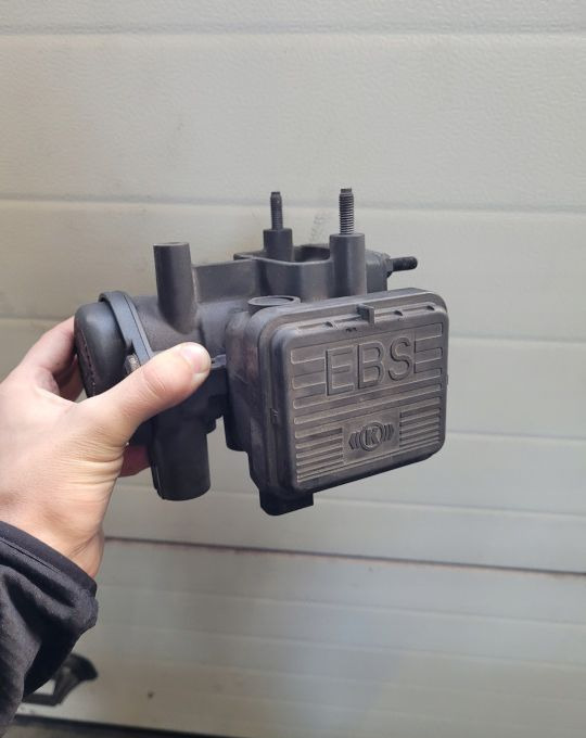 EBS MERCEDES ACTROS MP4 A0014311013 - Peças de freio por Camião: foto 1 EBS MERCEDES ACTROS MP4 A0014311013 - Peças de freio por Camião: foto 1