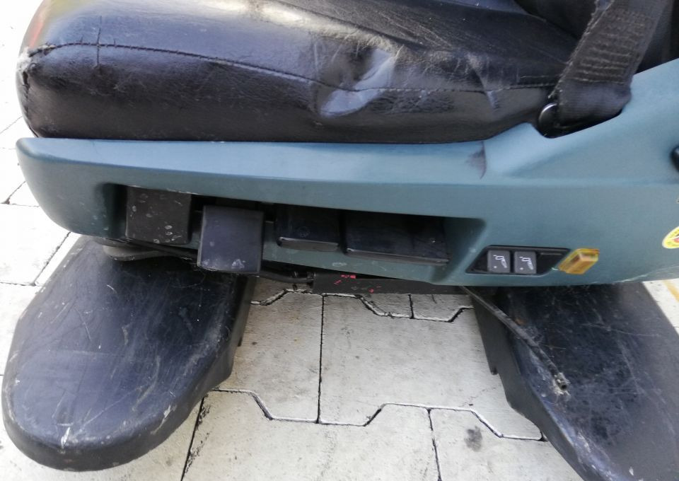 FOTEL KIEROWCY DAF XF CF LF - Banco por Camião: foto 2 FOTEL KIEROWCY DAF XF CF LF - Banco por Camião: foto 2