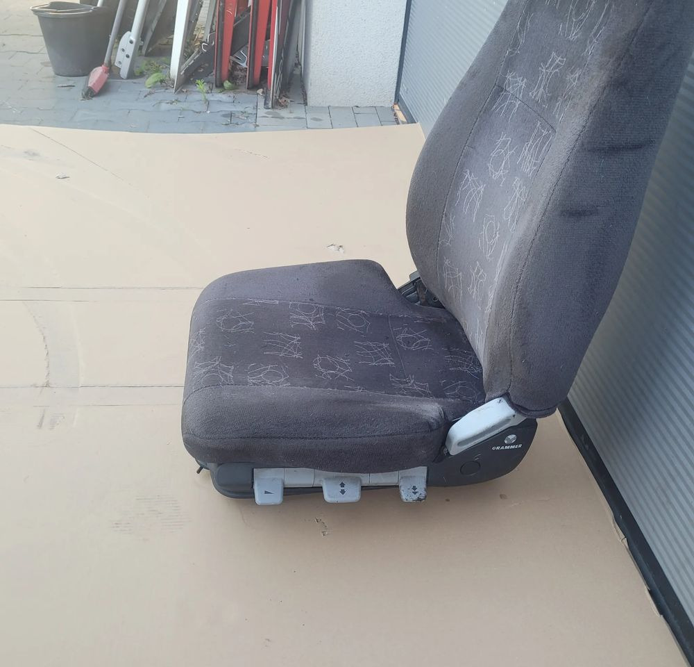 FOTEL KIEROWCY F2000 IVECO TRAKKER GRAMMER CHWALIM116 - Banco por Camião: foto 3 FOTEL KIEROWCY F2000 IVECO TRAKKER GRAMMER CHWALIM116 - Banco por Camião: foto 3