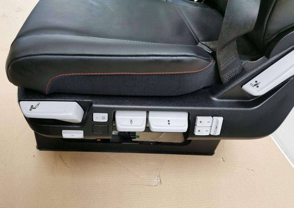 FOTEL KIEROWCY RANAULT RANGE T GAMA NOWY ORYGINAŁ - Banco por Camião: foto 3 FOTEL KIEROWCY RANAULT RANGE T GAMA NOWY ORYGINAŁ - Banco por Camião: foto 3