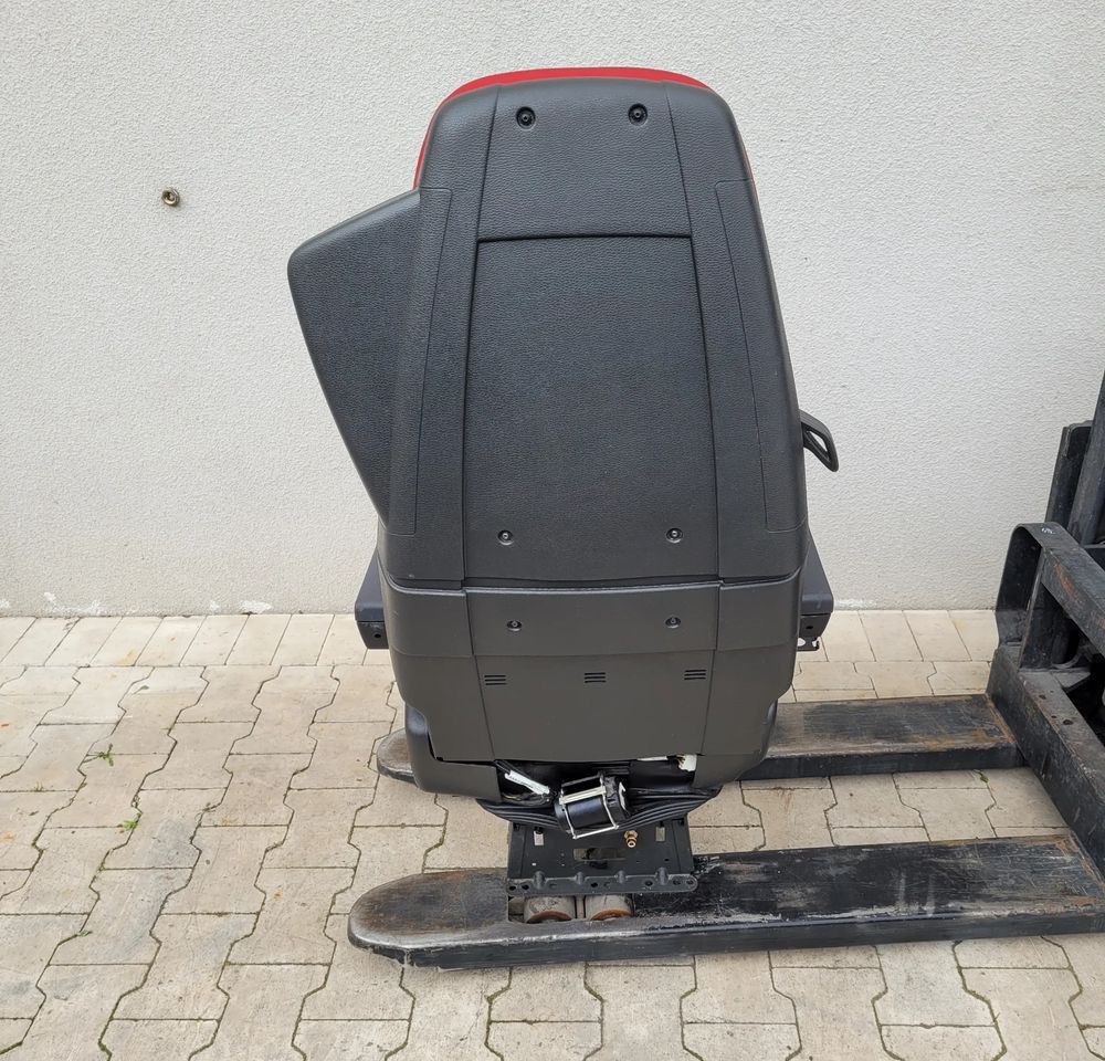 FOTEL KIEROWCY VOLVO FH4 ORYGINAŁ CHWALIM116 - Banco por Camião: foto 5 FOTEL KIEROWCY VOLVO FH4 ORYGINAŁ CHWALIM116 - Banco por Camião: foto 5
