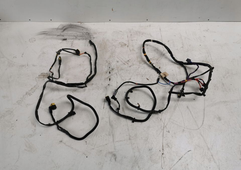 INSTALACJA ZDERZAKA VOLVO FL EURO 6 - Cables/ Wire harness por Camião: foto 1 INSTALACJA ZDERZAKA VOLVO FL EURO 6 - Cables/ Wire harness por Camião: foto 1