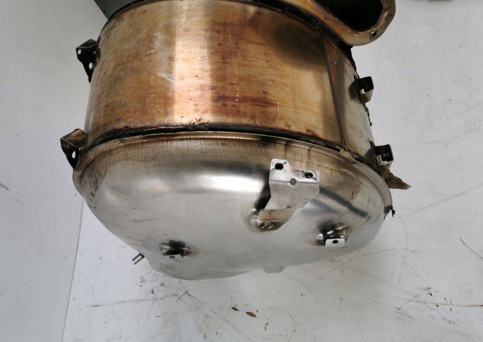 KATALIZATOR DPF DAF XF 106 1933421 - Conversor catalítico: foto 4 KATALIZATOR DPF DAF XF 106 1933421 - Conversor catalítico: foto 4