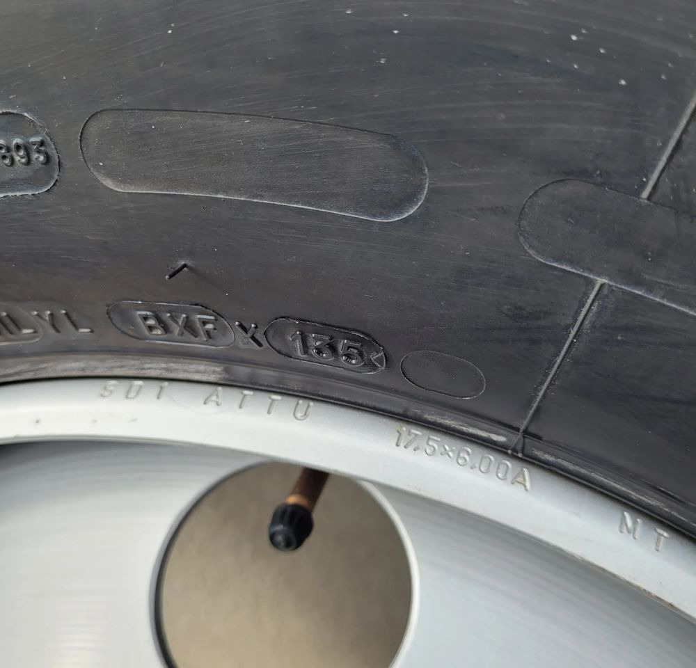 KOŁO 9.5 R 17.5 XZA MICHELIN - Jantes e pneus por Camião: foto 2 KOŁO 9.5 R 17.5 XZA MICHELIN - Jantes e pneus por Camião: foto 2
