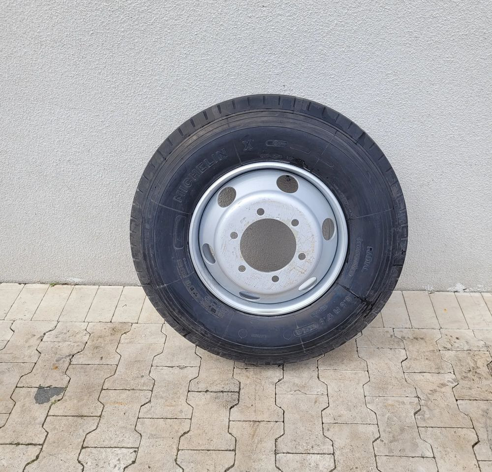 KOŁO 9.5 R 17.5 XZA MICHELIN - Jantes e pneus por Camião: foto 1 KOŁO 9.5 R 17.5 XZA MICHELIN - Jantes e pneus por Camião: foto 1
