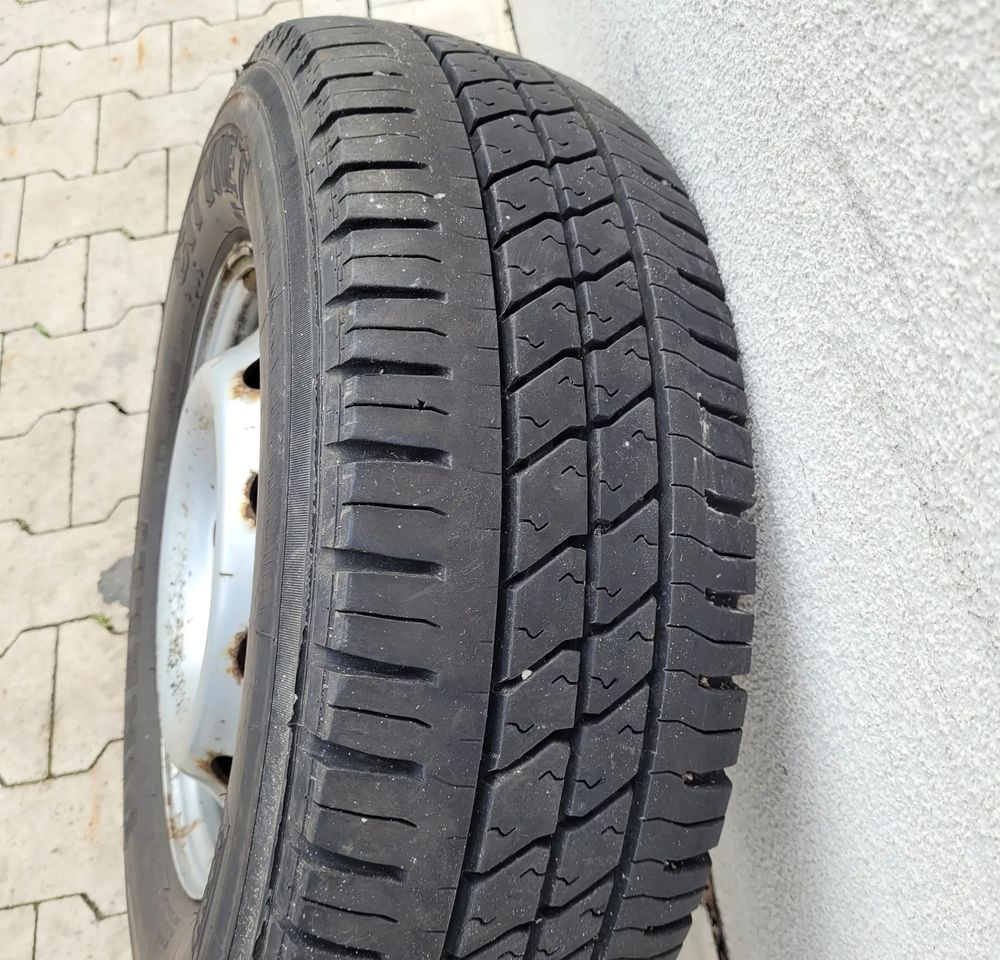 KOŁO ZAPAS IVECO DAILY 225/70R15C PIRELLI - Jantes e pneus por Camião: foto 5 KOŁO ZAPAS IVECO DAILY 225/70R15C PIRELLI - Jantes e pneus por Camião: foto 5