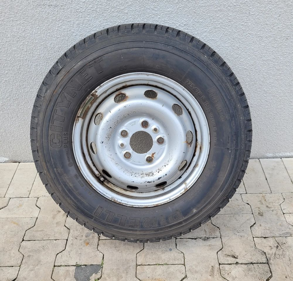 KOŁO ZAPAS IVECO DAILY 225/70R15C PIRELLI - Jantes e pneus por Camião: foto 1 KOŁO ZAPAS IVECO DAILY 225/70R15C PIRELLI - Jantes e pneus por Camião: foto 1
