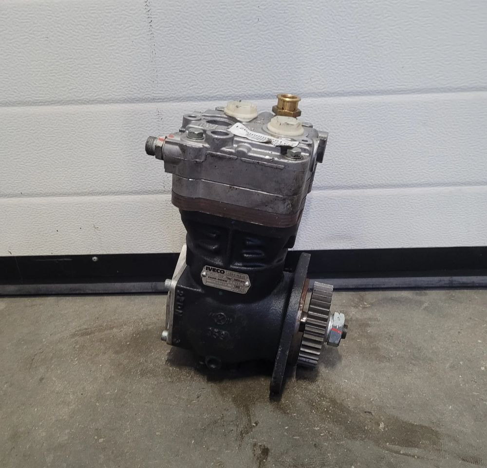 KOMPRESOR IVECO ORYGINAŁ OM 504016818 CHWALIM116 - Compressor, sistema de ar comprimido por Camião: foto 1 KOMPRESOR IVECO ORYGINAŁ OM 504016818 CHWALIM116 - Compressor, sistema de ar comprimido por Camião: foto 1