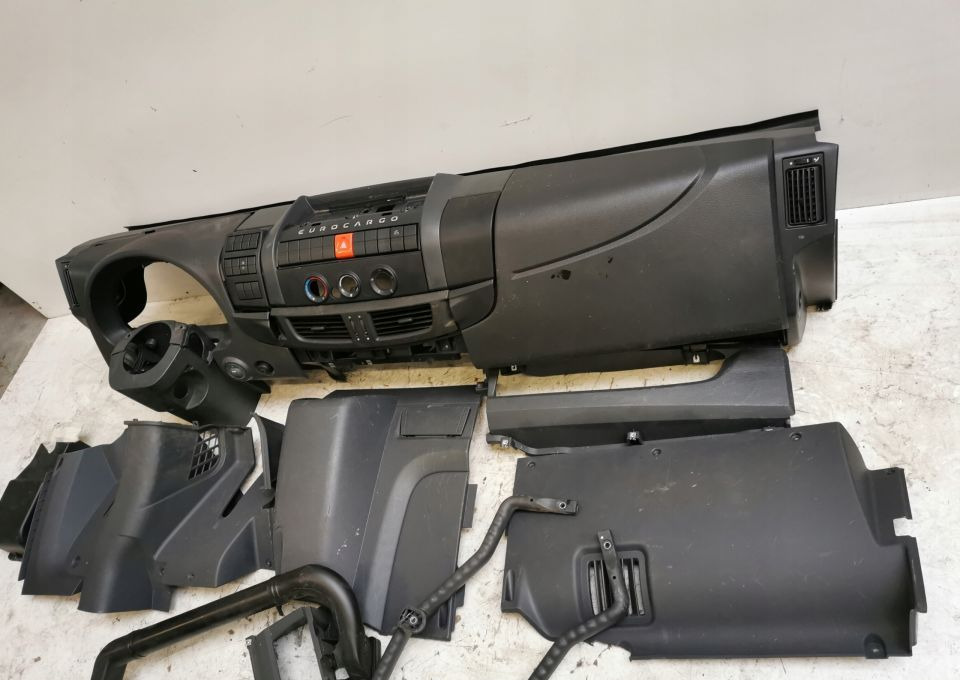 KONSOLA IVECO EUROCARGO EURO6 - Painel de instrumentos por Camião: foto 3 KONSOLA IVECO EUROCARGO EURO6 - Painel de instrumentos por Camião: foto 3