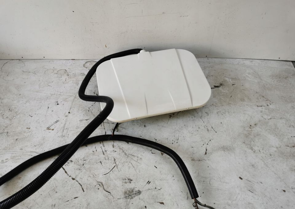 Klimatyzacja waeco sp950T sama góra - Peça de ar condicionado por Camião: foto 1 Klimatyzacja waeco sp950T sama góra - Peça de ar condicionado por Camião: foto 1