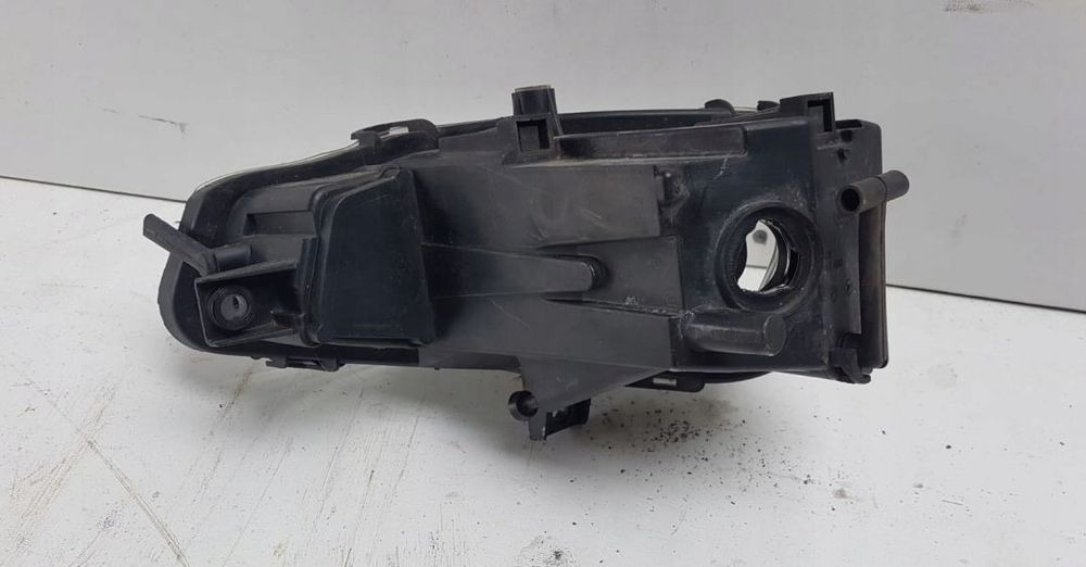 LAMPA HALOGEN MERCEDES ANTOS A9608201956 - Farol dianteira: foto 2 LAMPA HALOGEN MERCEDES ANTOS A9608201956 - Farol dianteira: foto 2