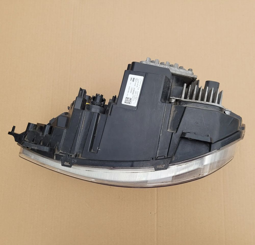 LAMPA LED DAF XG XD LEWA ORYGINAŁ 2188982 CHWALIM116 - Iluminação por Camião: foto 2 LAMPA LED DAF XG XD LEWA ORYGINAŁ 2188982 CHWALIM116 - Iluminação por Camião: foto 2