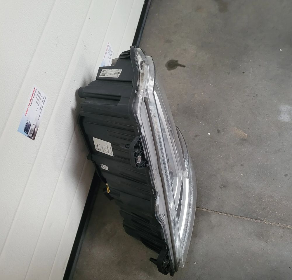 LAMPA LED LH VOLVO FH5 ORYGINAŁ 24056511 CHWALIM116 - Iluminação por Camião: foto 2 LAMPA LED LH VOLVO FH5 ORYGINAŁ 24056511 CHWALIM116 - Iluminação por Camião: foto 2