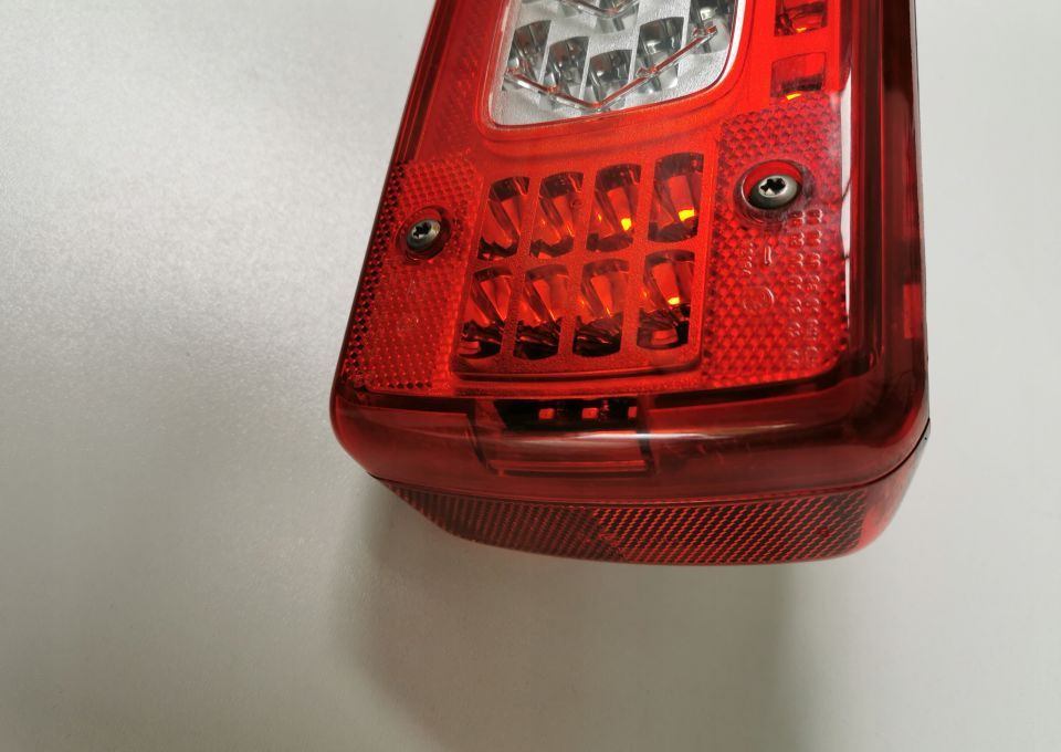 LAMPA TYL VOLVO FMX FM LED RH. ORYGINAŁ - Farol traseiros por Camião: foto 2 LAMPA TYL VOLVO FMX FM LED RH. ORYGINAŁ - Farol traseiros por Camião: foto 2
