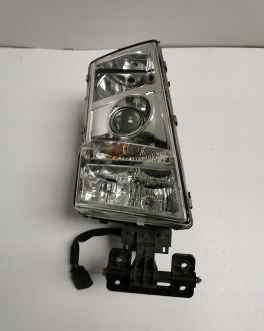 LAMPA VOLVO FH12 fh13 ORYGINAŁ PRAWA - Farol dianteira: foto 1 LAMPA VOLVO FH12 fh13 ORYGINAŁ PRAWA - Farol dianteira: foto 1