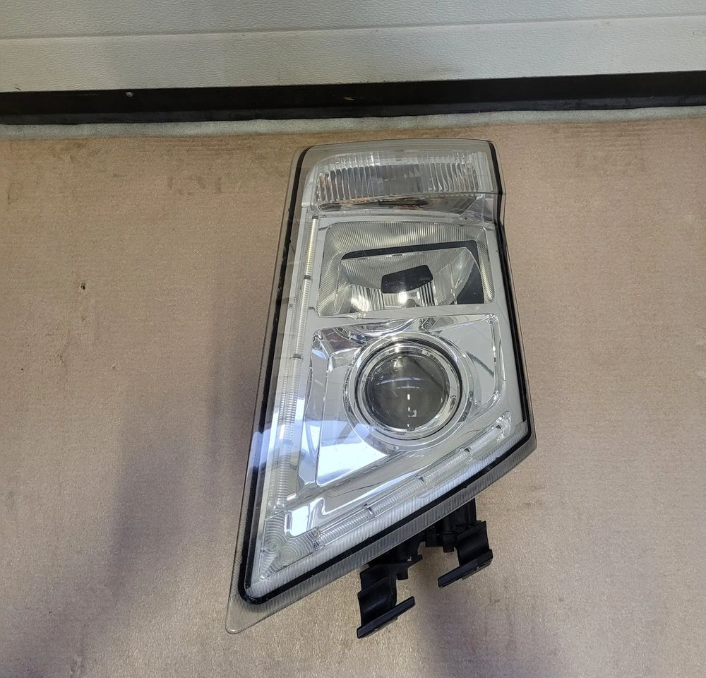 LAMPA XENON LH VOLVO FH 13 ORYGINAŁ - Iluminação: foto 2 LAMPA XENON LH VOLVO FH 13 ORYGINAŁ - Iluminação: foto 2