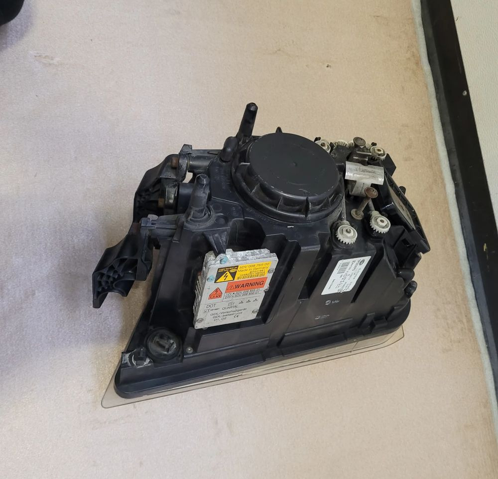 LAMPA XENON LH VOLVO FH 13 ORYGINAŁ - Iluminação: foto 4 LAMPA XENON LH VOLVO FH 13 ORYGINAŁ - Iluminação: foto 4