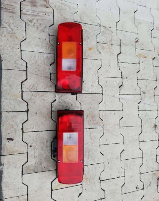 LAMPY TYL VOLVO FM FMX ORYGINAŁ KOMPLET NOWE - Farol traseiros por Camião: foto 1 LAMPY TYL VOLVO FM FMX ORYGINAŁ KOMPLET NOWE - Farol traseiros por Camião: foto 1