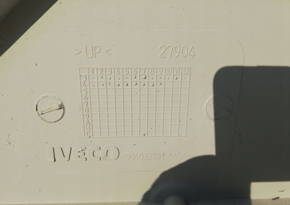 MASKA ATRAPA IVECO EUROCARGO ORYGINAŁ - Capô por Camião: foto 4 MASKA ATRAPA IVECO EUROCARGO ORYGINAŁ - Capô por Camião: foto 4