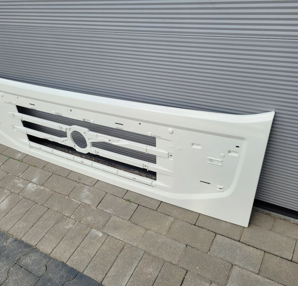 MASKA ATRAPA VOLVO FMX ORYGINAŁ 82257549 CHWALIM116 - Carroceria e exterior por Camião: foto 3 MASKA ATRAPA VOLVO FMX ORYGINAŁ 82257549 CHWALIM116 - Carroceria e exterior por Camião: foto 3
