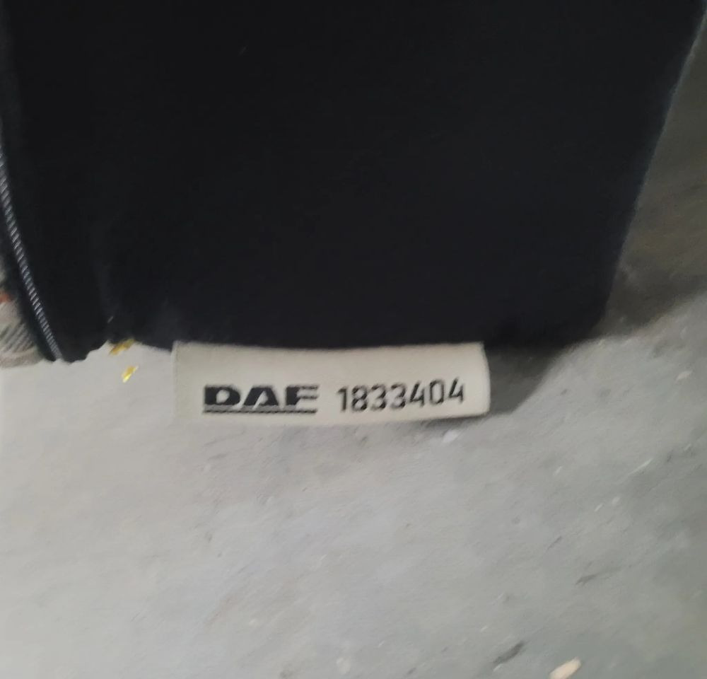 MATERAC ŁÓŻKA DAF XF 1833404 ORYGINAŁ - Cabine e interior por Camião: foto 5 MATERAC ŁÓŻKA DAF XF 1833404 ORYGINAŁ - Cabine e interior por Camião: foto 5