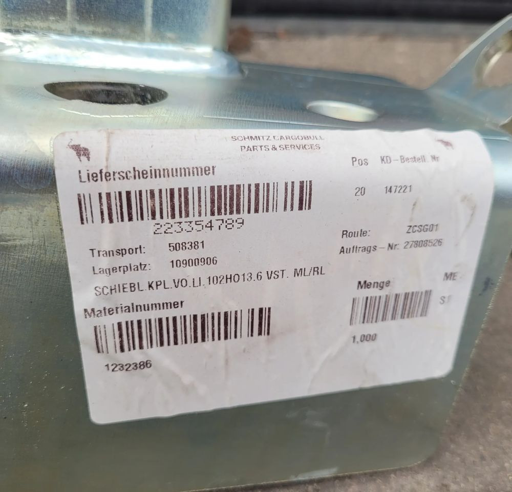 MOCOWANIE DACHU SCHMITZ NACZEPA NOWE ORYGINAŁ CHWALIM116 - Carroceria e exterior por Camião: foto 2 MOCOWANIE DACHU SCHMITZ NACZEPA NOWE ORYGINAŁ CHWALIM116 - Carroceria e exterior por Camião: foto 2