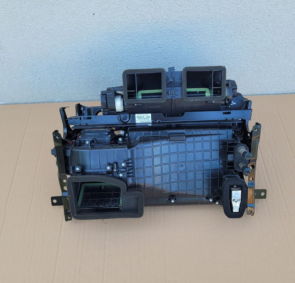 NAGRZEWNICA SCANIA R NGT NM. 2662616 - Aquecimento/ Ventilação por Camião: foto 1 NAGRZEWNICA SCANIA R NGT NM. 2662616 - Aquecimento/ Ventilação por Camião: foto 1