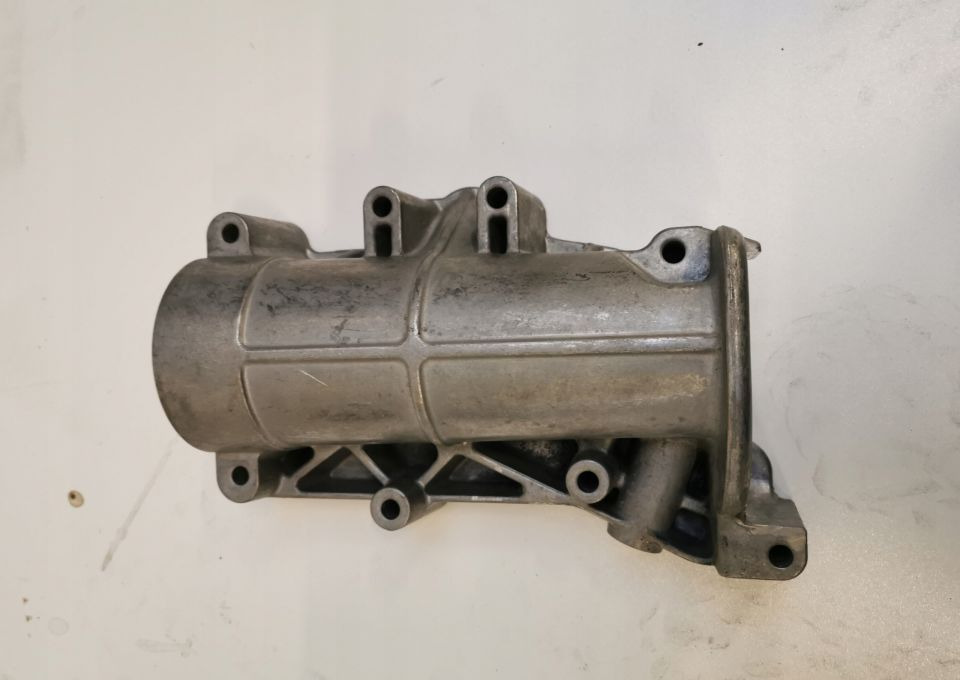 OBUDOWA FILTRA OLEJU VOLVO RENAULT 21426924 - Filtro de óleo por Camião: foto 1 OBUDOWA FILTRA OLEJU VOLVO RENAULT 21426924 - Filtro de óleo por Camião: foto 1