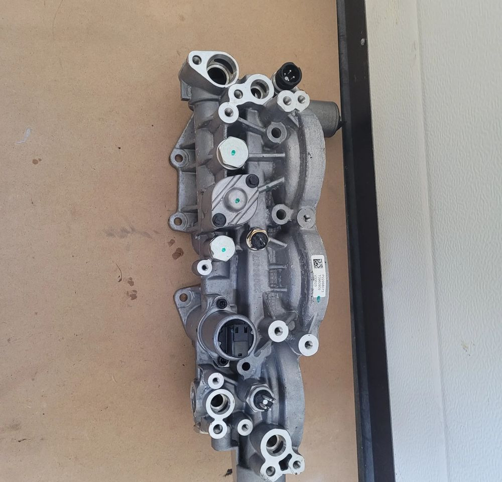 PODSTAWA FILTRA OLEJU VOLVO FH4 ORYGINAŁ 22998073 CHWALIM116 - Filtro de óleo por Camião: foto 2 PODSTAWA FILTRA OLEJU VOLVO FH4 ORYGINAŁ 22998073 CHWALIM116 - Filtro de óleo por Camião: foto 2