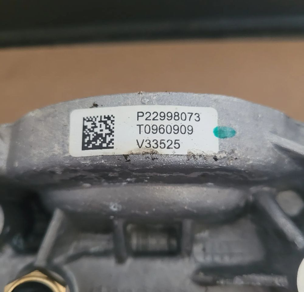 PODSTAWA FILTRA OLEJU VOLVO FH4 ORYGINAŁ 22998073 CHWALIM116 - Filtro de óleo por Camião: foto 4 PODSTAWA FILTRA OLEJU VOLVO FH4 ORYGINAŁ 22998073 CHWALIM116 - Filtro de óleo por Camião: foto 4