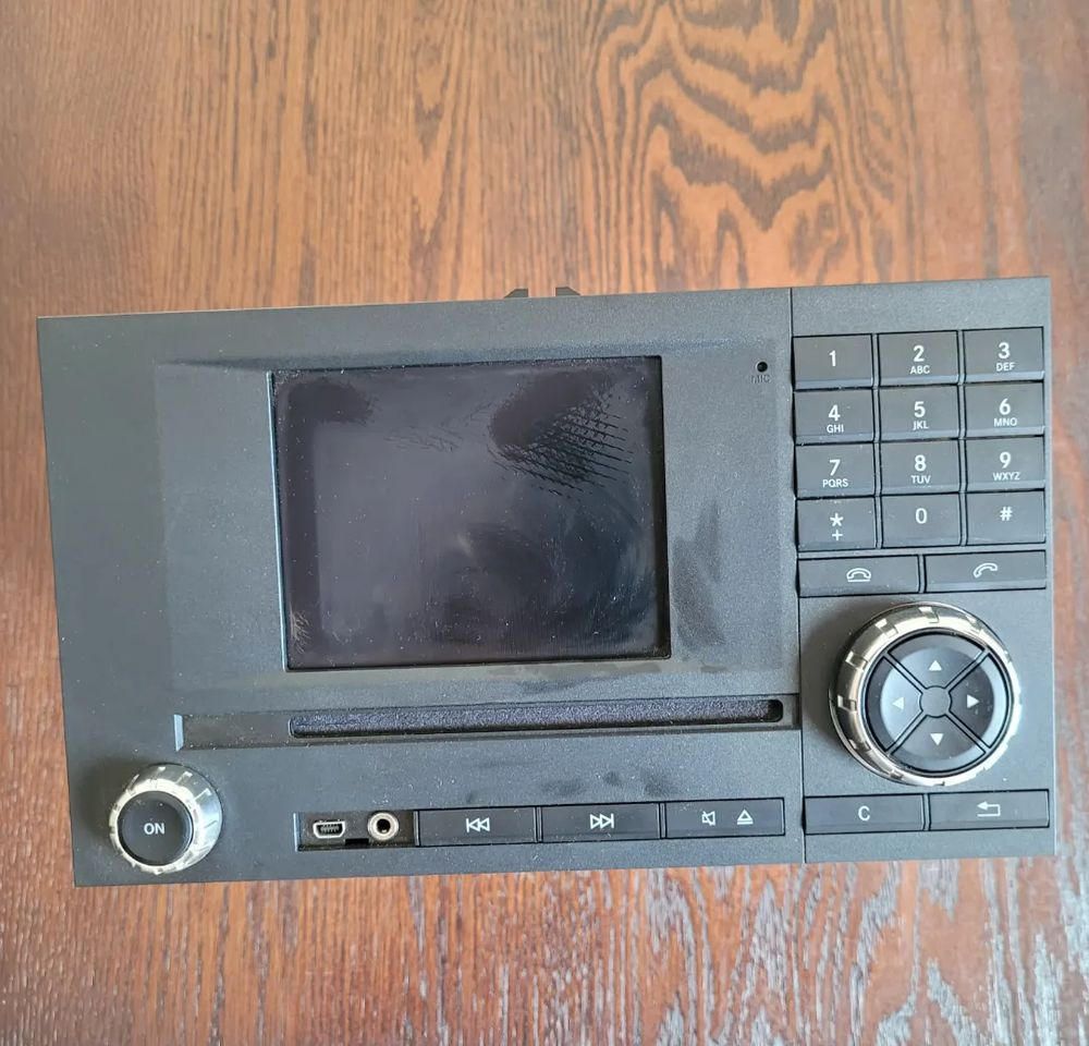 RADIO MERCEDES ACTROS MP4 A 0004467662 Chwalim116 - Painel de instrumentos por Camião: foto 1 RADIO MERCEDES ACTROS MP4 A 0004467662 Chwalim116 - Painel de instrumentos por Camião: foto 1