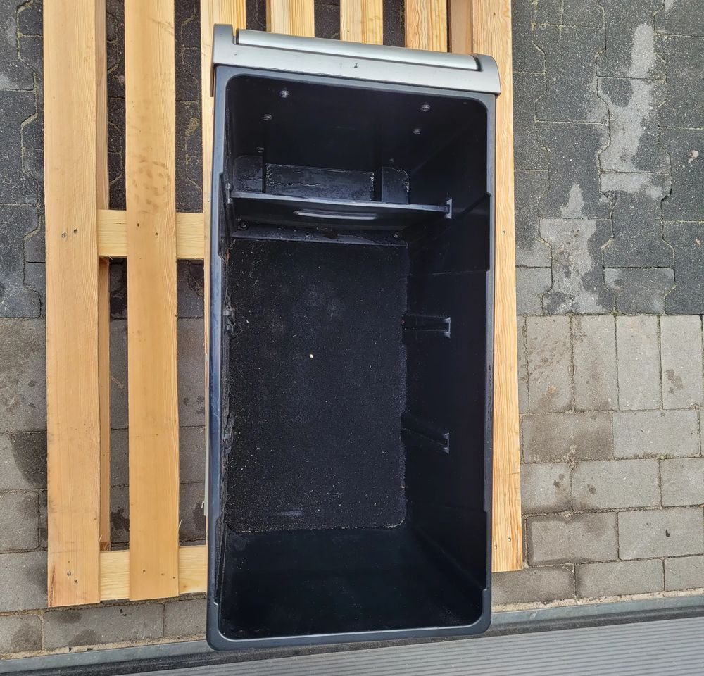 SCHOWEK BOX DAF XF 106 LIFT ORYGINAŁ CHWALIM116 - Cabine e interior por Camião: foto 5 SCHOWEK BOX DAF XF 106 LIFT ORYGINAŁ CHWALIM116 - Cabine e interior por Camião: foto 5