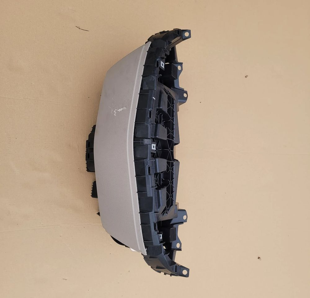 SCHOWEK DESKI ROZDZIELCZEJ DAF XG XD NM 2295671 CHWALIM116 - Cabine e interior por Camião: foto 1 SCHOWEK DESKI ROZDZIELCZEJ DAF XG XD NM 2295671 CHWALIM116 - Cabine e interior por Camião: foto 1