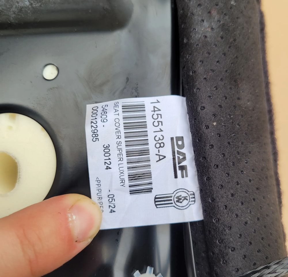 SIEDZISKO FOTELA DAF XF XG ORYGINAŁ CHWALIM116 - Banco por Camião: foto 3 SIEDZISKO FOTELA DAF XF XG ORYGINAŁ CHWALIM116 - Banco por Camião: foto 3