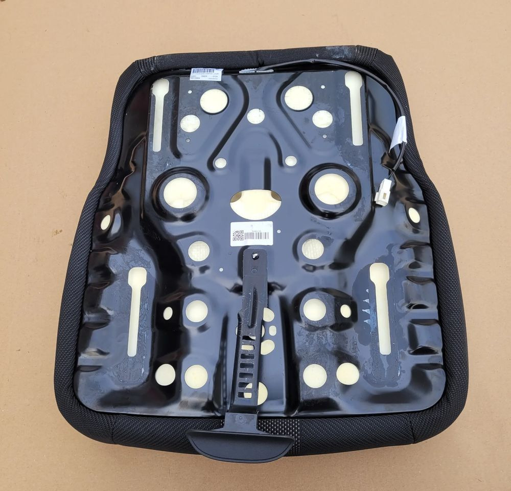 SIEDZISKO FOTELA DAF XF XG ORYGINAŁ CHWALIM116 - Banco por Camião: foto 2 SIEDZISKO FOTELA DAF XF XG ORYGINAŁ CHWALIM116 - Banco por Camião: foto 2