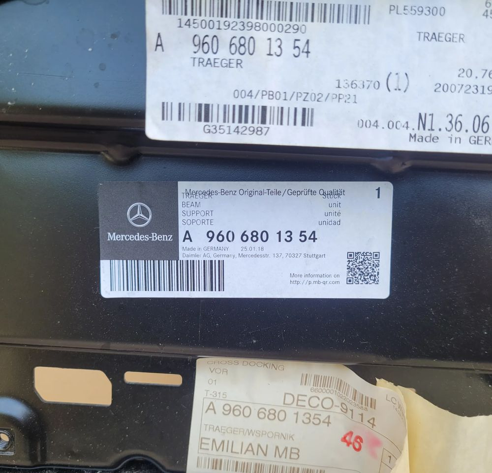STELAŻ KONSOLI MERCEDES ACTROS MP4 MP5 A9606801354 ORYGINAŁ CHWALIM116 - Carroceria e exterior por Camião: foto 4 STELAŻ KONSOLI MERCEDES ACTROS MP4 MP5 A9606801354 ORYGINAŁ CHWALIM116 - Carroceria e exterior por Camião: foto 4