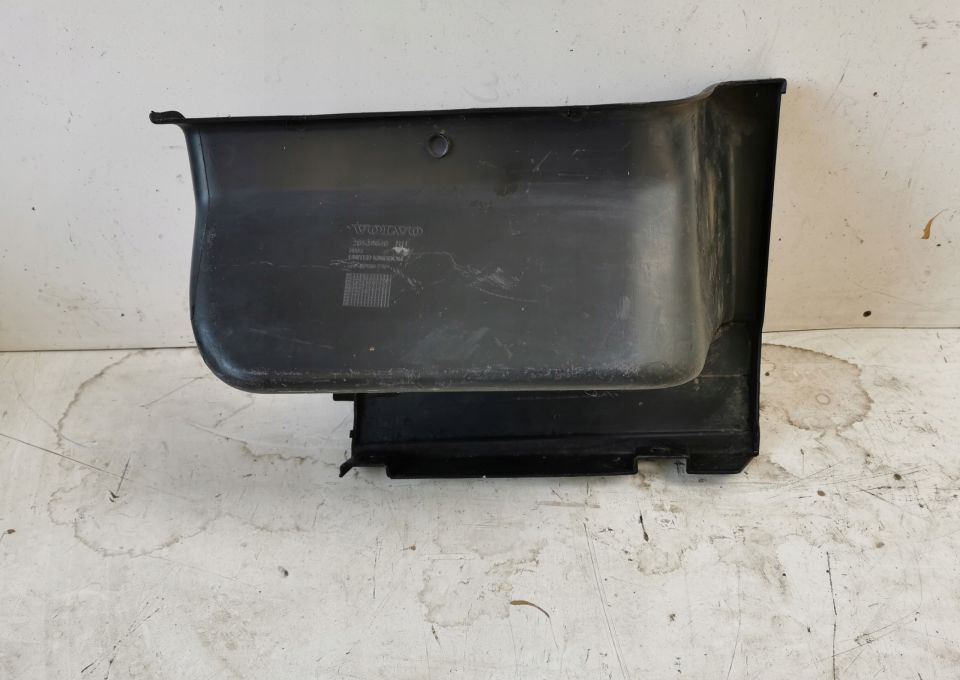 STOPNICA DOLNA VOLVO FH13 RH ORYGINAL 20529640 - Estribo por Camião: foto 2 STOPNICA DOLNA VOLVO FH13 RH ORYGINAL 20529640 - Estribo por Camião: foto 2