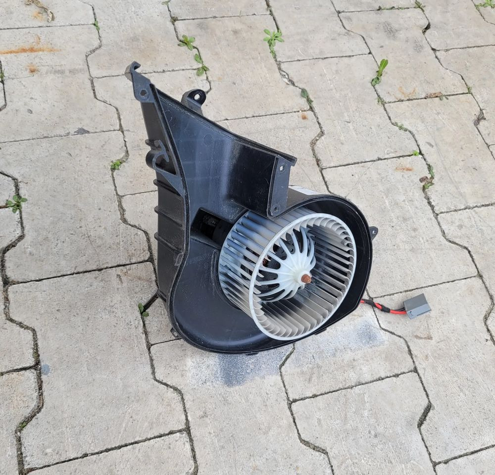 WENTYLATOR NAGRZEWNICY VOLVO FH4 ORYGINAŁ - Ventilador do habitáculo por Camião: foto 2 WENTYLATOR NAGRZEWNICY VOLVO FH4 ORYGINAŁ - Ventilador do habitáculo por Camião: foto 2