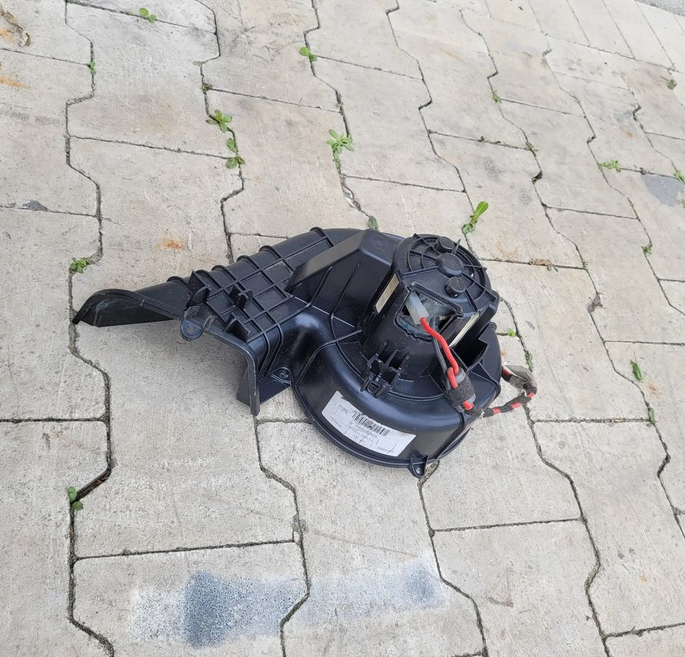 WENTYLATOR NAGRZEWNICY VOLVO FH4 ORYGINAŁ - Ventilador do habitáculo por Camião: foto 1 WENTYLATOR NAGRZEWNICY VOLVO FH4 ORYGINAŁ - Ventilador do habitáculo por Camião: foto 1