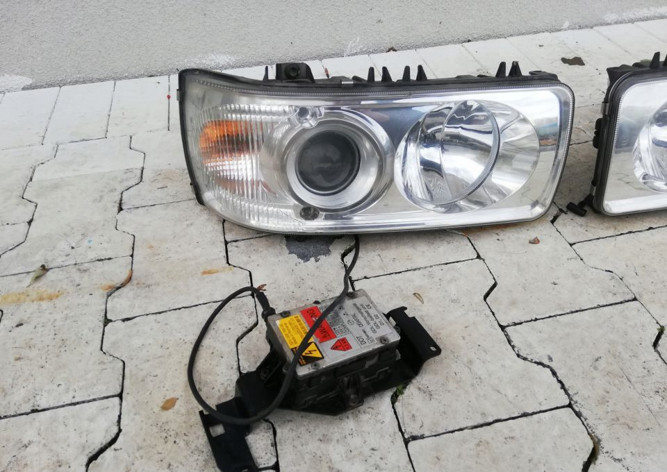 XENONY KOMPLET DAF XF 105 ORYGINAŁ - Farol dianteira: foto 3 XENONY KOMPLET DAF XF 105 ORYGINAŁ - Farol dianteira: foto 3