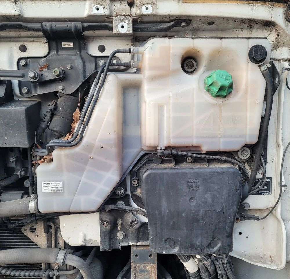 ZBIORNICZEK PŁYNU IVECO 41215632 ORYGINAŁ CHWALIM116 - Tanque de expansão por Camião: foto 1 ZBIORNICZEK PŁYNU IVECO 41215632 ORYGINAŁ CHWALIM116 - Tanque de expansão por Camião: foto 1
