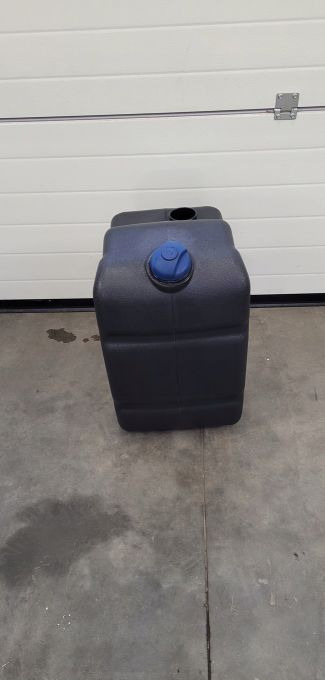 ZBIORNIK AD BLUE VOLVO FH4 21645367 - Tanque de combustível: foto 2 ZBIORNIK AD BLUE VOLVO FH4 21645367 - Tanque de combustível: foto 2